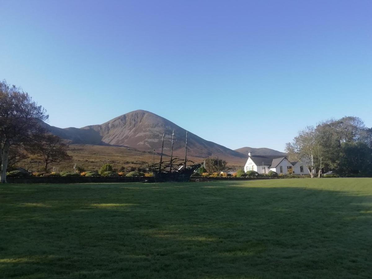Pier Road Cottage, Croagh Patrick ウェストポート エクステリア 写真