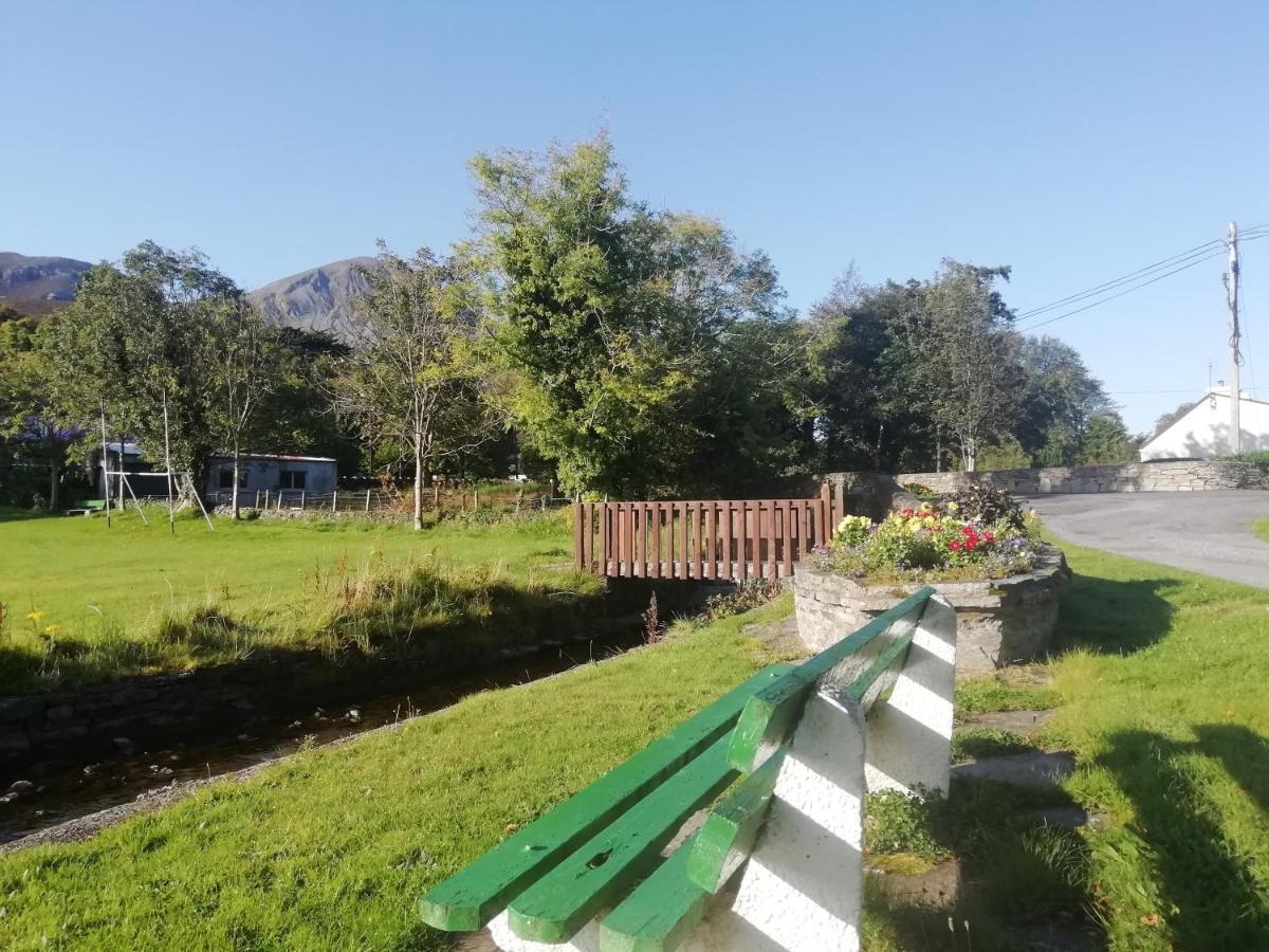 Pier Road Cottage, Croagh Patrick ウェストポート エクステリア 写真
